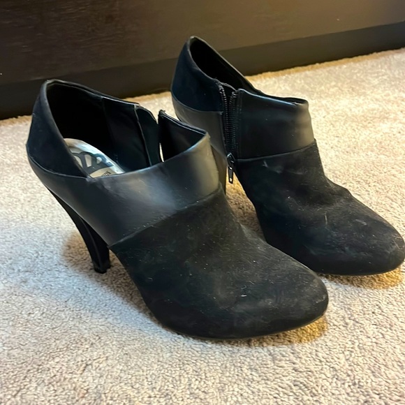 Black ankle bootie with 2 inch heel - Picture 1 of 3
